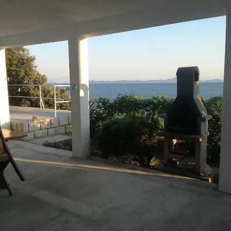 Laus Apartment